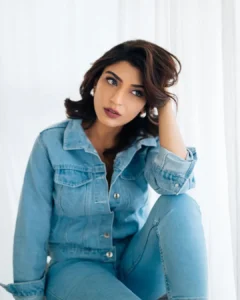 Shernavaz Jijina Height